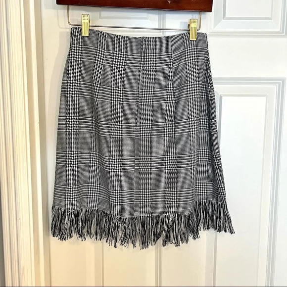 BLACK and white hounds tooth pencil skirt with fringe & zipper back size 27 S-M - Picture 3 of 9